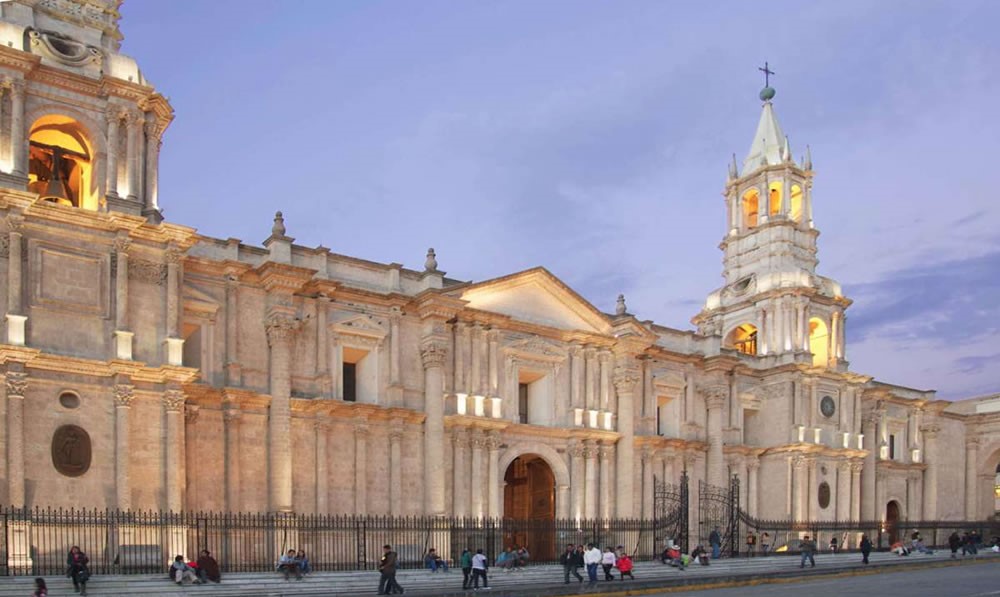 Basilica catedral atractivo cultural viaje a arequipa