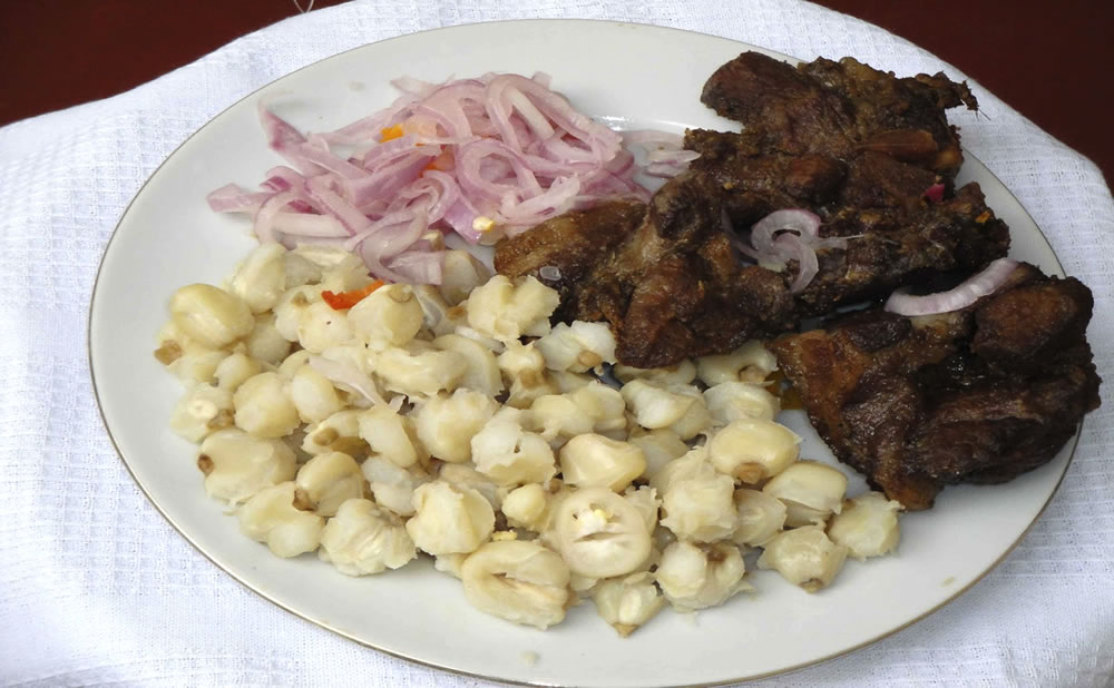 Chicharron con mote comida tipica viaje a cajamarca personalizado