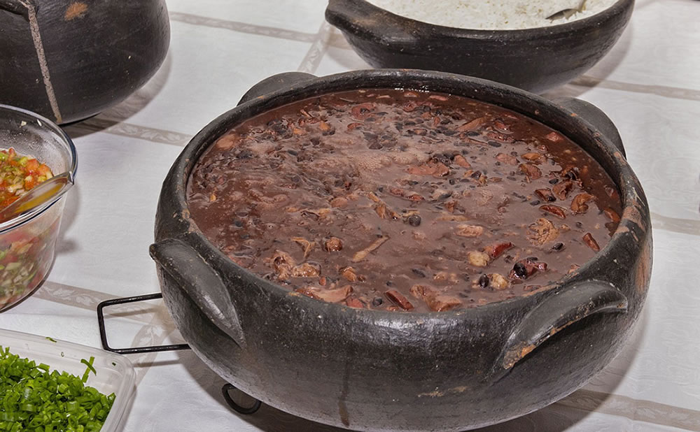 Feijoada plato tipico brasileño