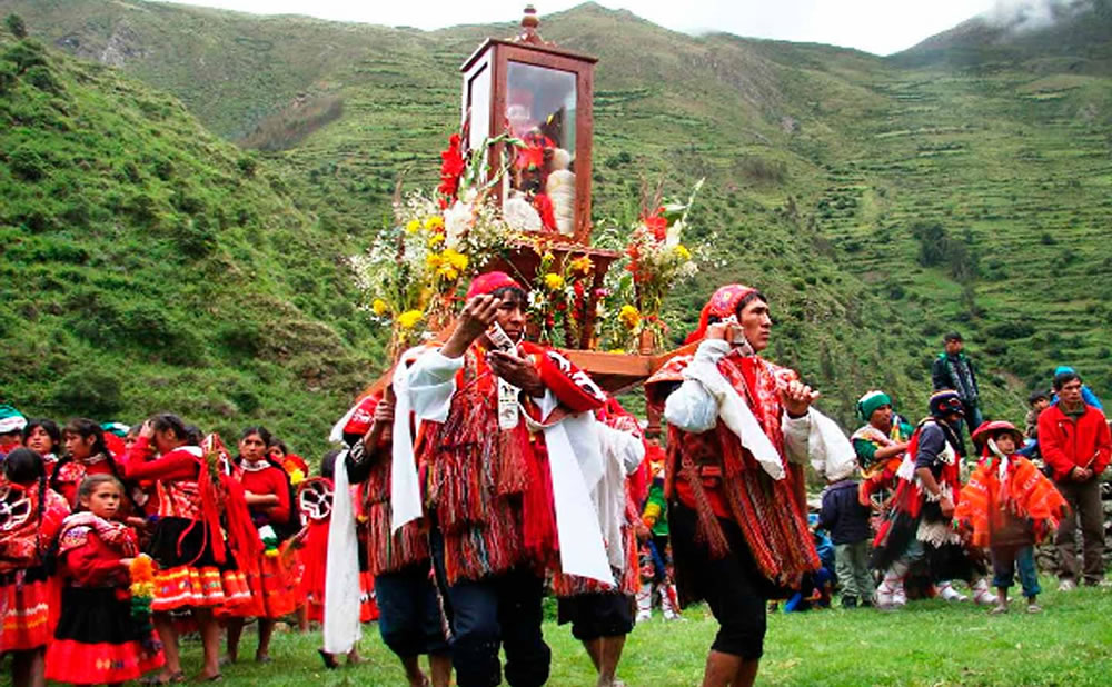 Festividad ollantaytambo viaje turistico cusco