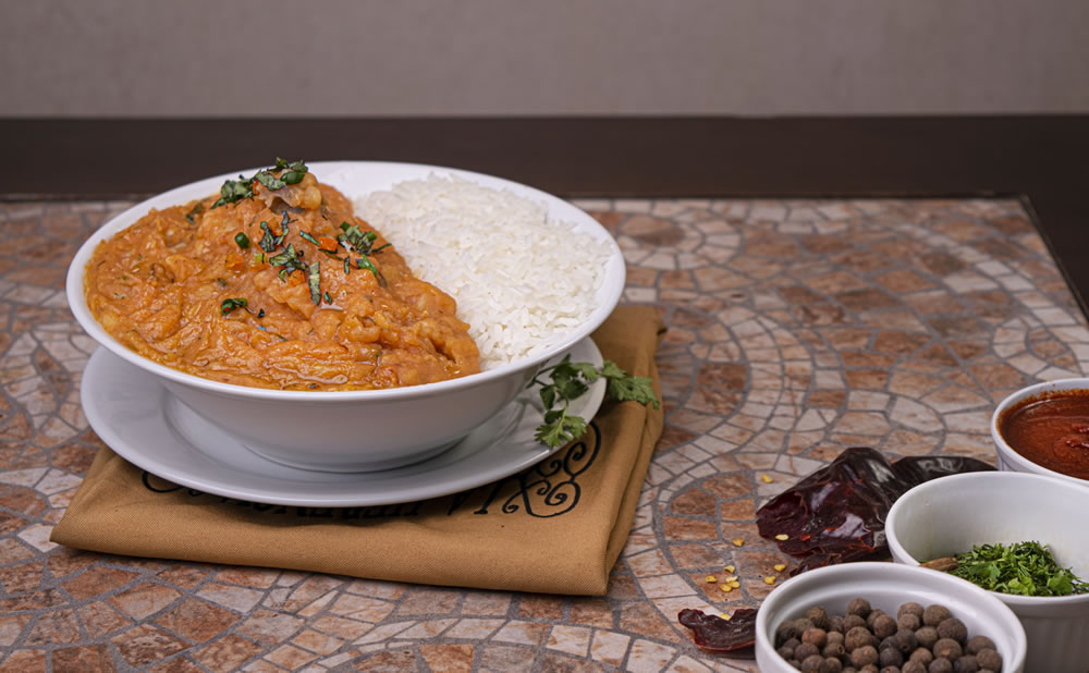 Locro de pecho servido en mesa visita a arequipa