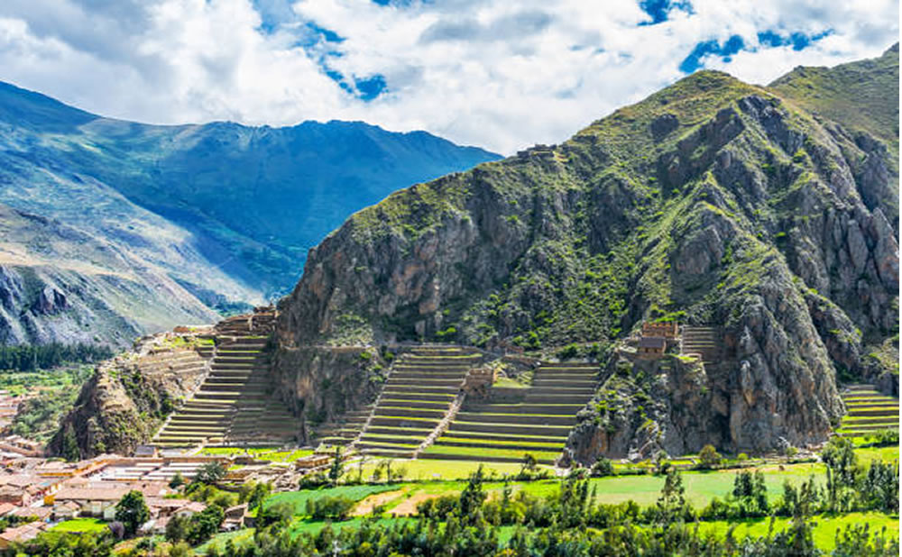 Montaña ollantaytambo cusco