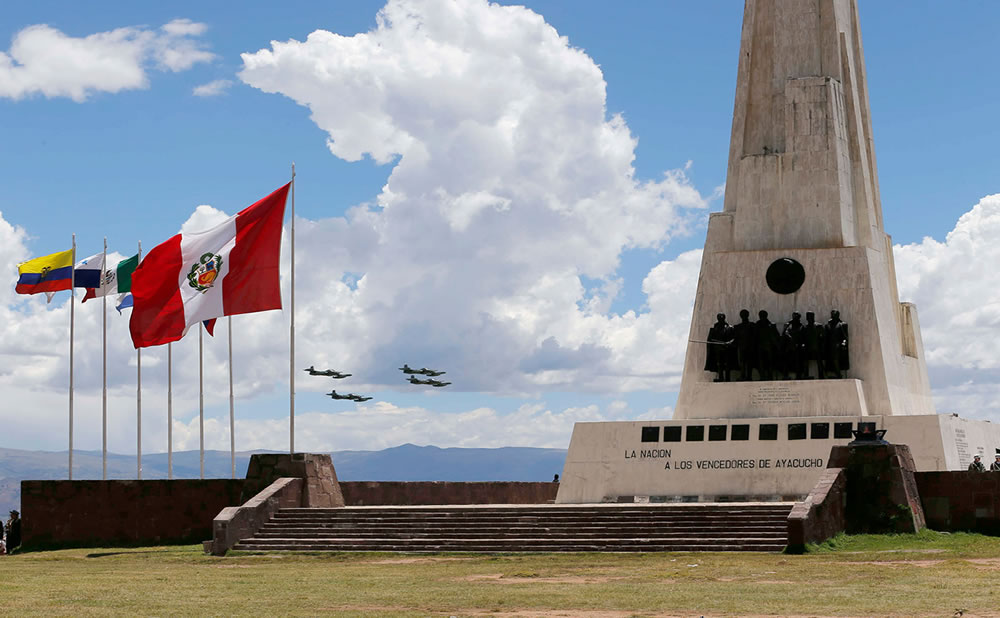 Monumento vencedores ayacucho santuario historico viaje ayacucho cultural