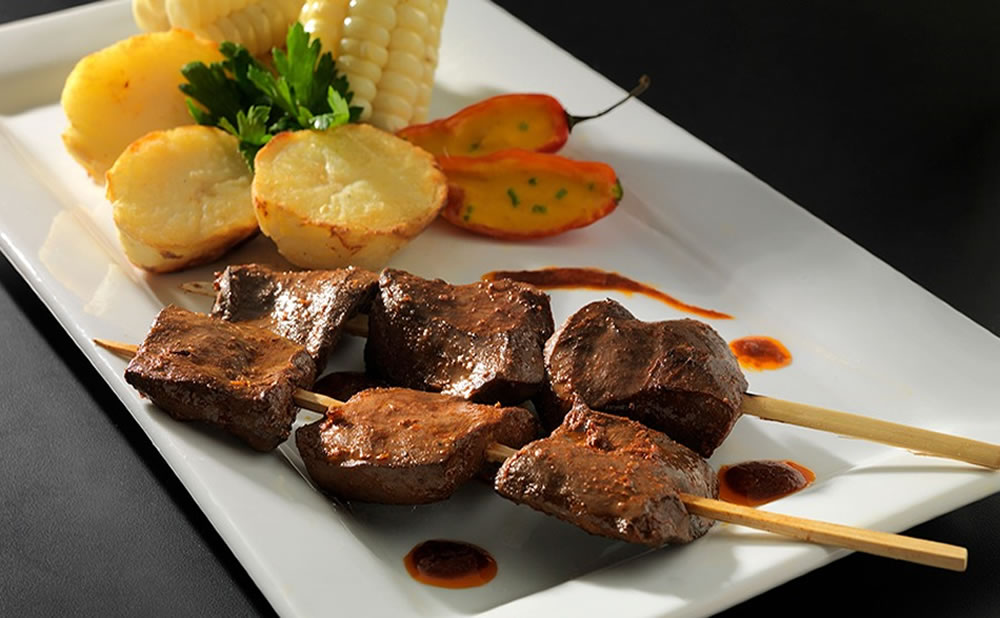 Plato tipico anticuchos lima