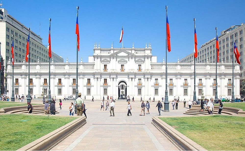 Centro cultural palacio de la moneda y plaza de la ciudadania tours culturales de chile