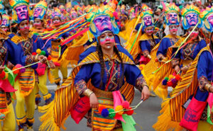 Fiesta tradicional manizales carnaval de negros y blancos viaje a colombia