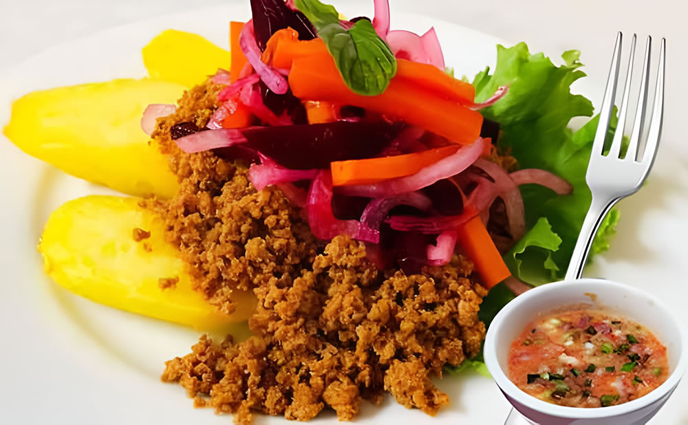 Gastronomia plato de papa ensalada y aji viaje a ayacucho
