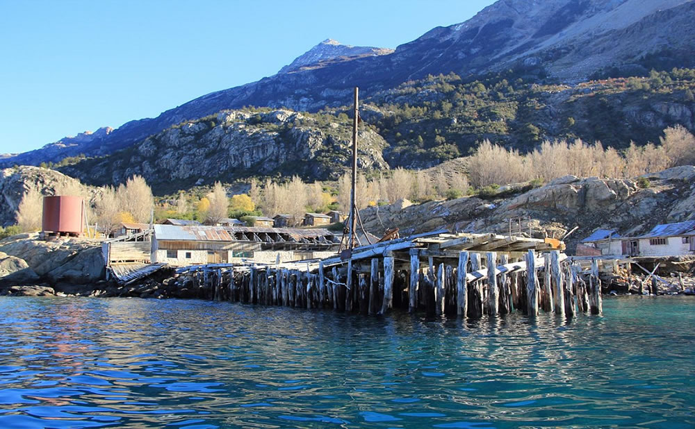 Muelle puerto cristal tours personalizados de chile