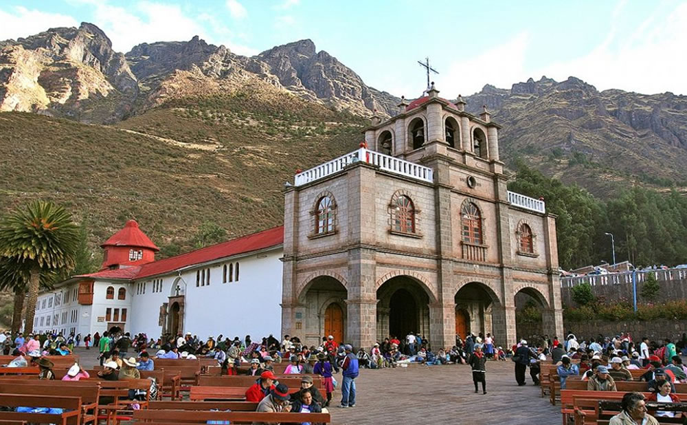 Santuario del señor de huanca tours culturales a medida cusco